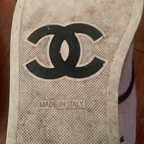 CHANEL Canvas and Pearl CC Lace ups - Picture 5 of 7